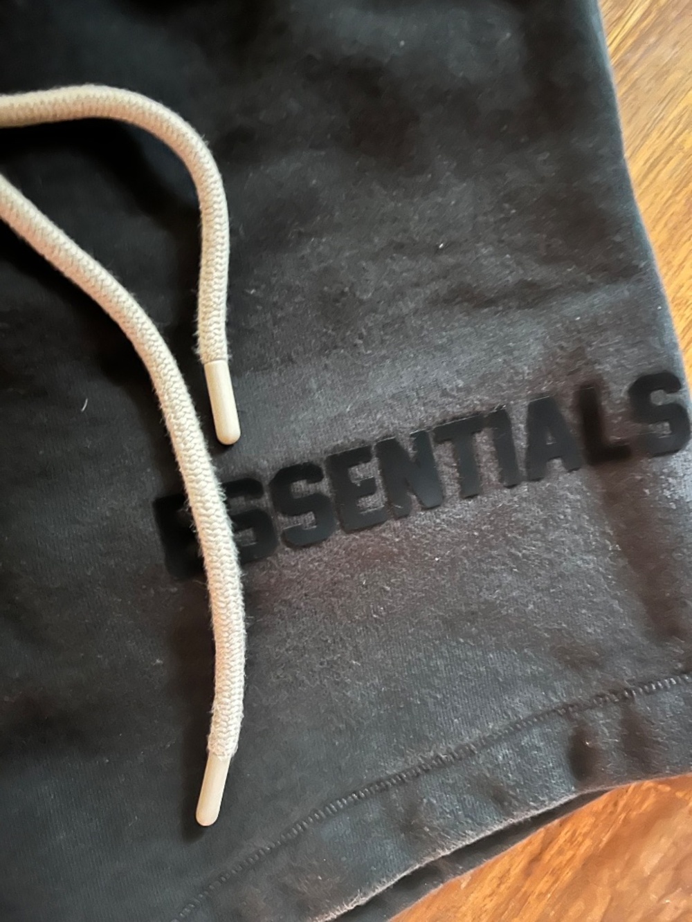 Essentials Shorts - Picture 2 of 2